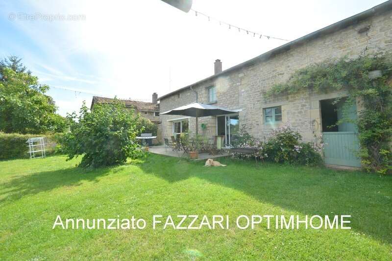 Maison à LUZY-SAINT-MARTIN