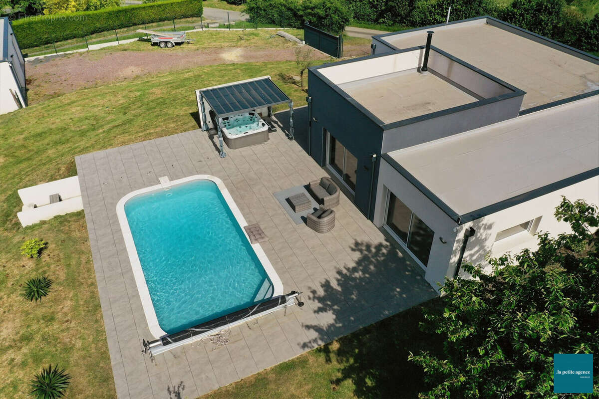 Maison à THURY-HARCOURT