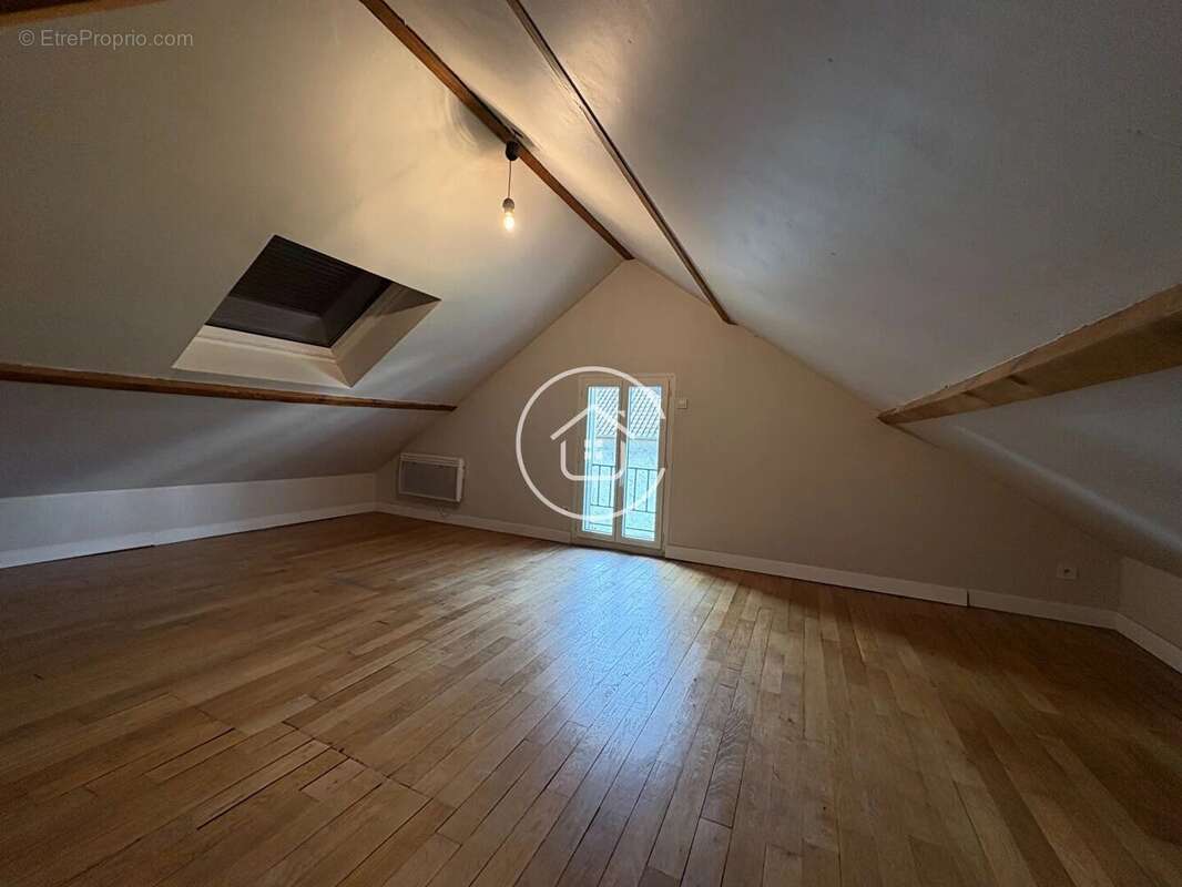 Maison à LA CHAUSSEE-SAINT-VICTOR