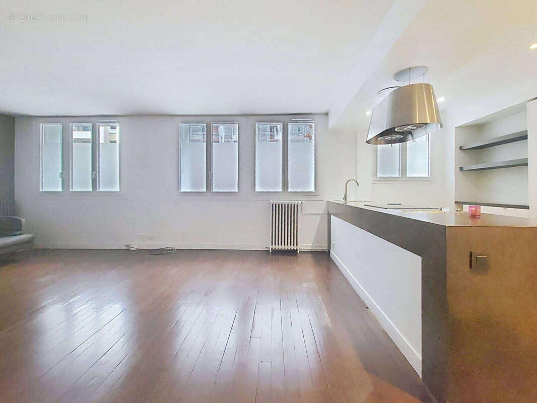 Appartement à PARIS-15E