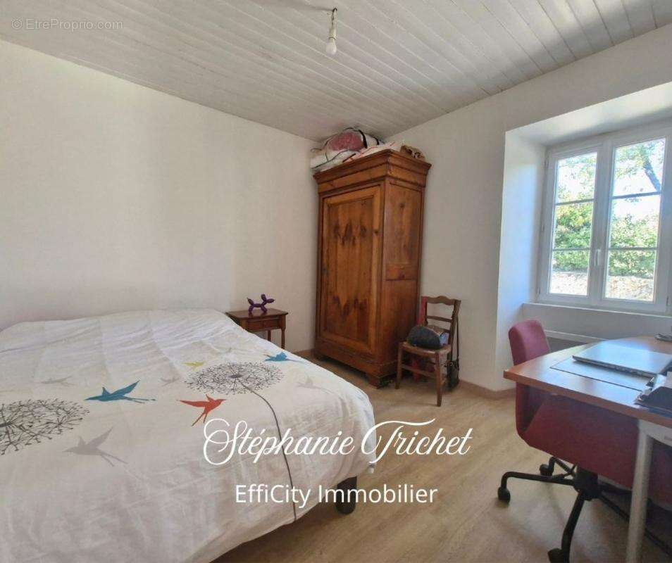 Maison à SAINT-GEORGES-DE-POINTINDOUX