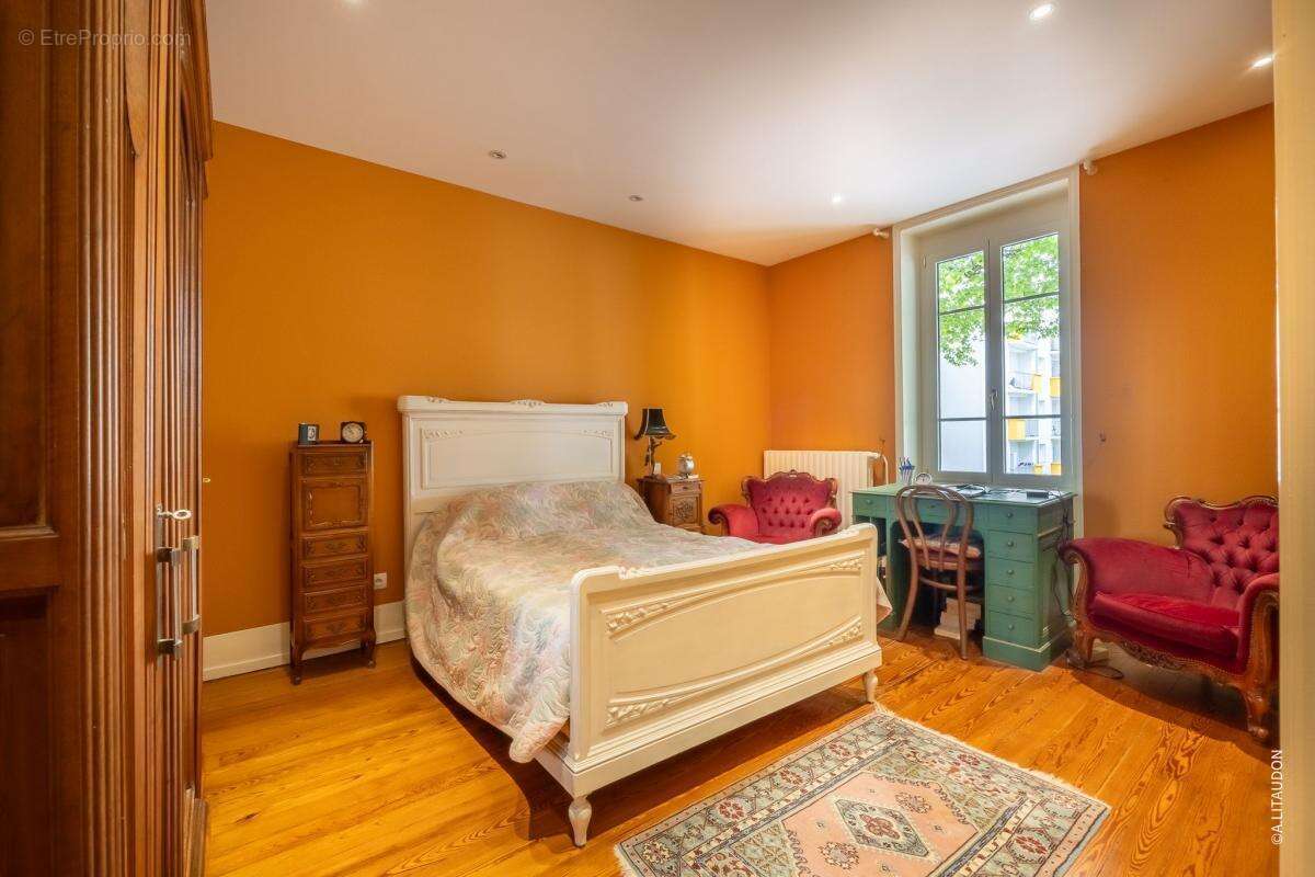 Rare à la vente – Centre de Mâcon - Belle demeure avec terrain constructible - photo 11