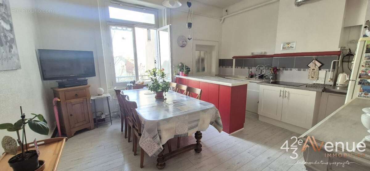 Appartement à SAINT-ETIENNE