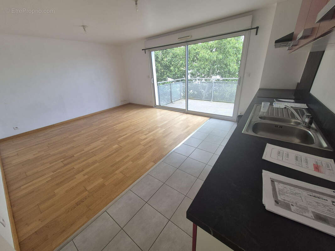 CORNICHE - T2 avec terrasse - Garage - photo 3