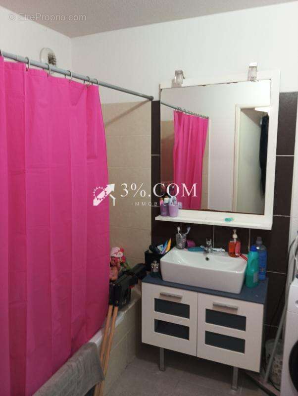 Appartement à POUSSAN