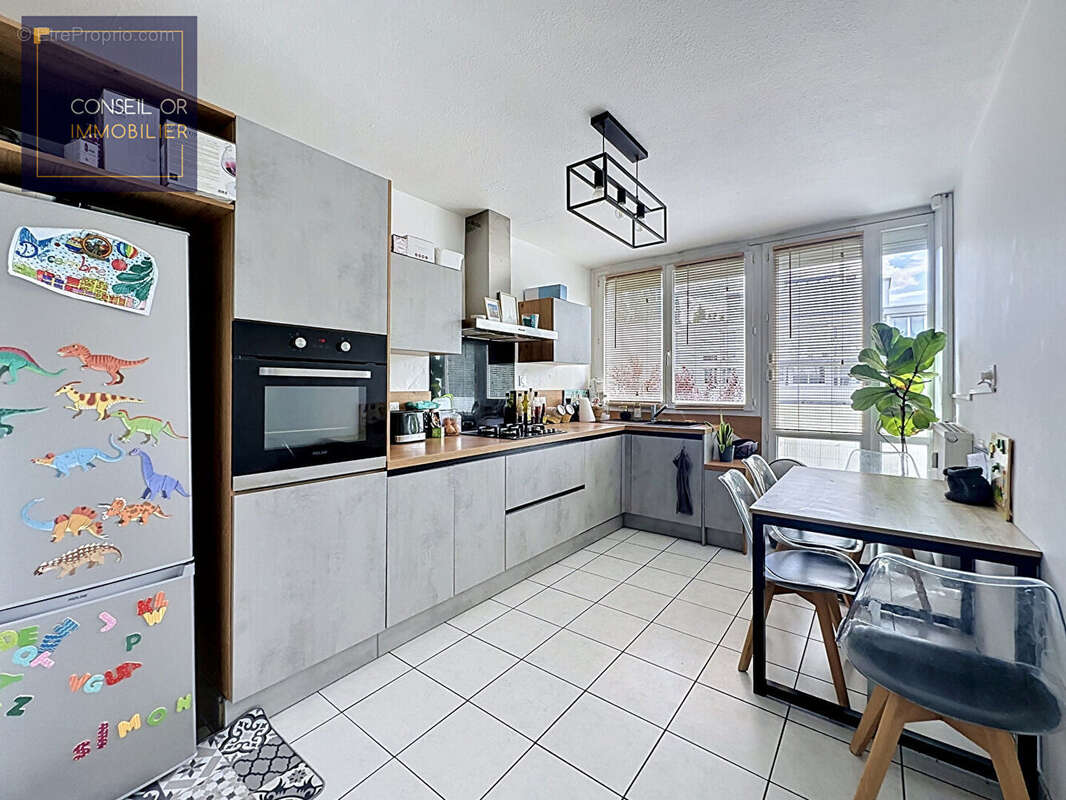 Appartement à SAINT-GENIS-LAVAL