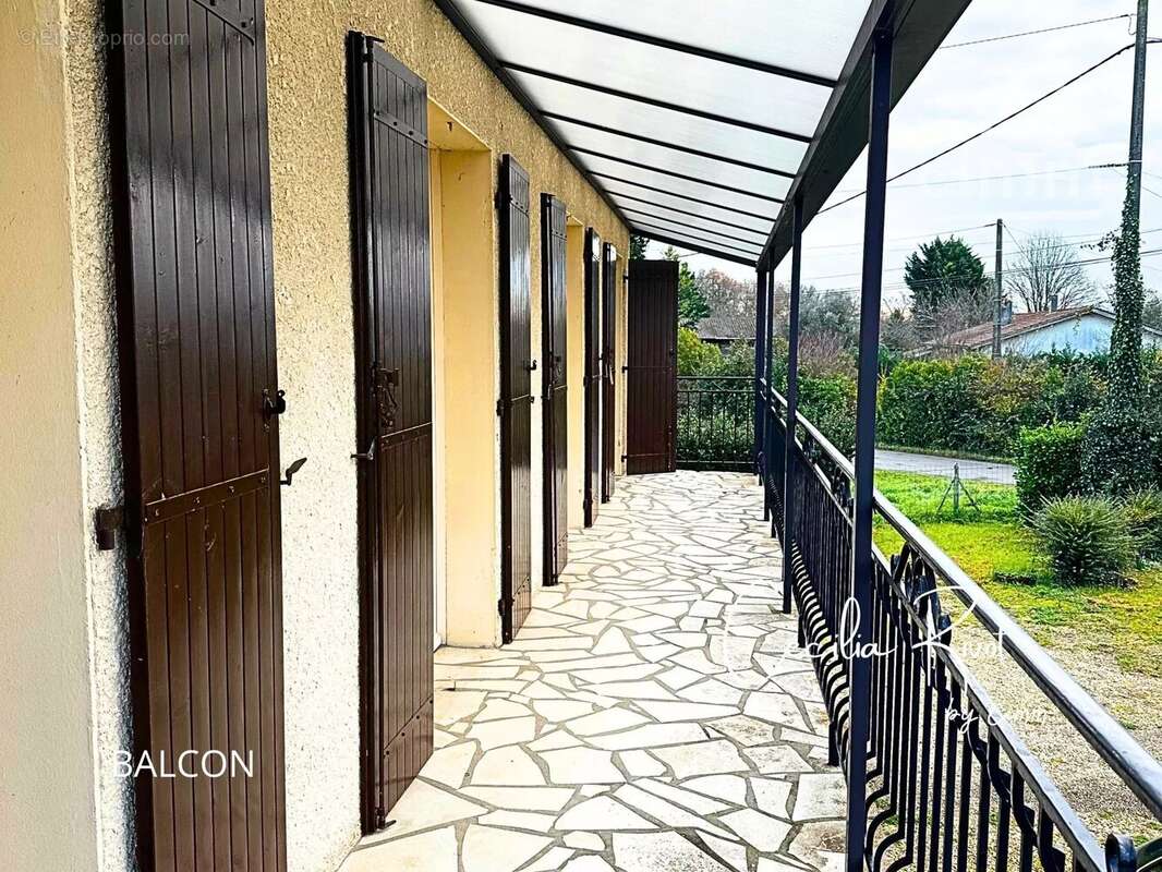 Maison à PRIGNAC-ET-MARCAMPS