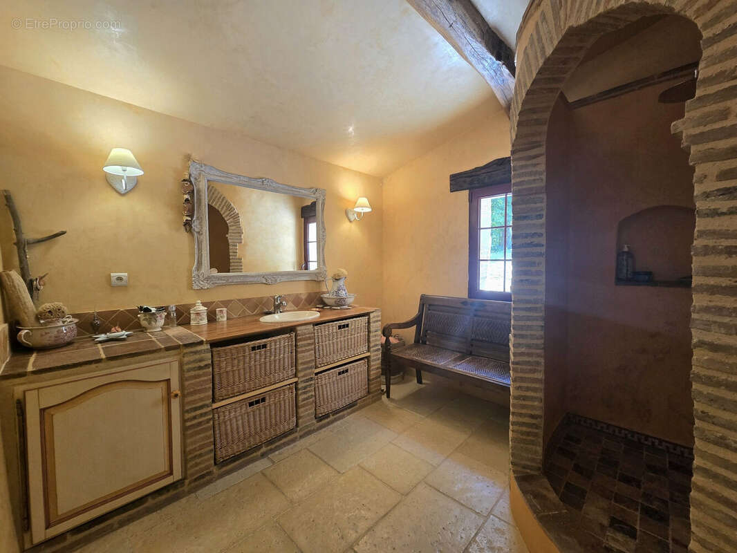 Maison 204 m² à Fraisse  - photo 7