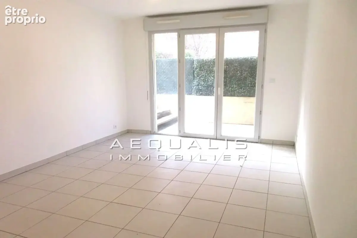 Appartement 1 pièce 24 m² à vendre à Saint-Laurent-Du-Var (06700) - photo 2