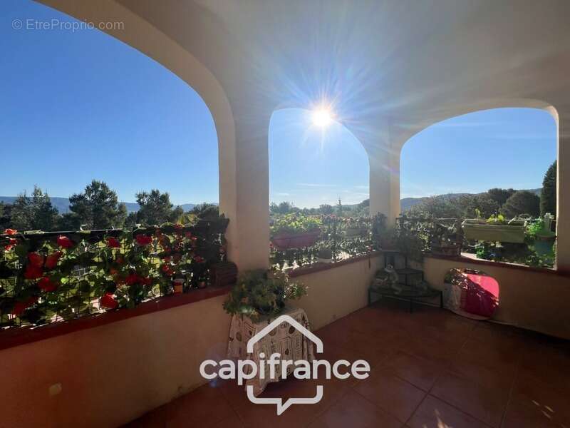 Appartement à MALLEMORT