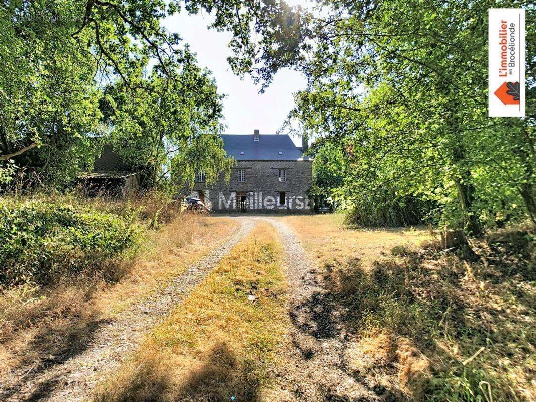 Maison à MAURE-DE-BRETAGNE