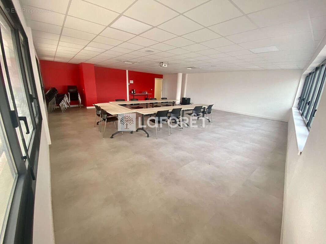 Bureaux Montbéliard 442 m² - photo 3
