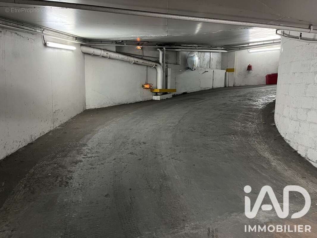 Parking 10 m² à Paris-6e  - photo 4