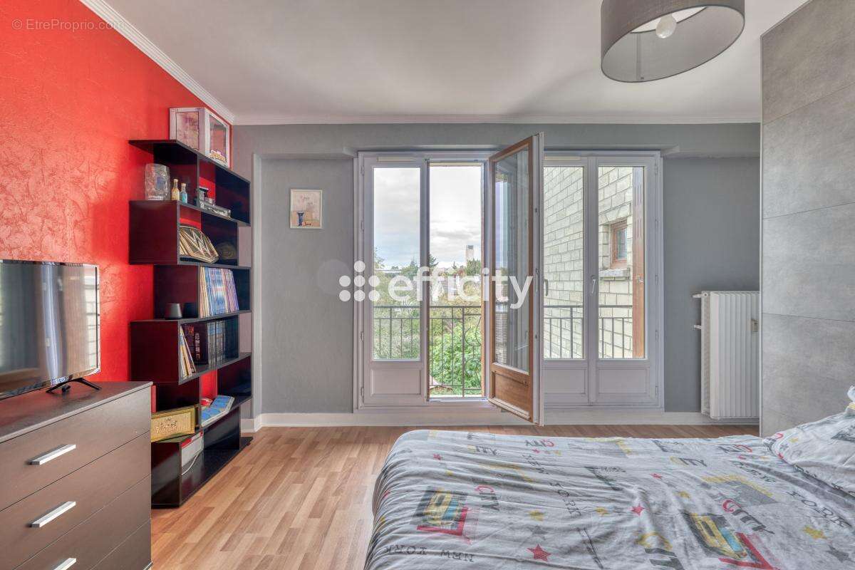 Appartement à EZANVILLE