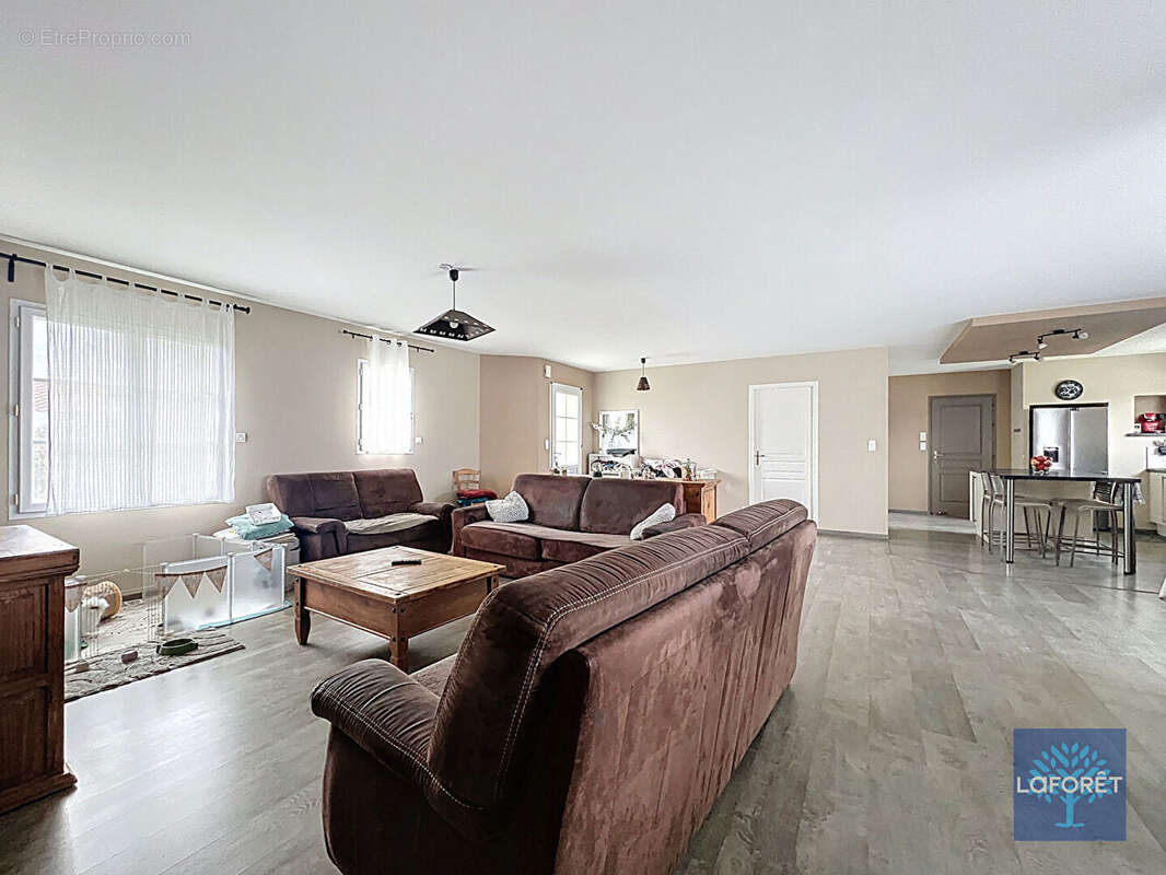 Maison à COMMEQUIERS