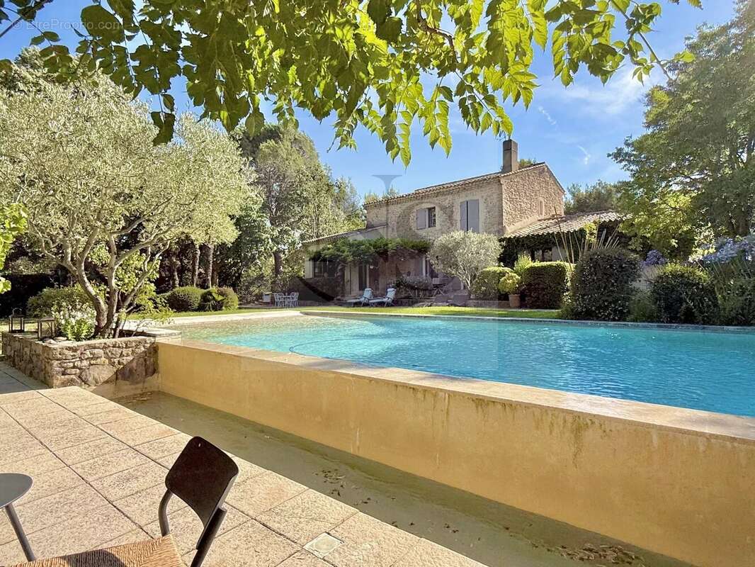 Aix-en-provence / bastide en pierre xviiie siècle proche centre-ville - photo 2