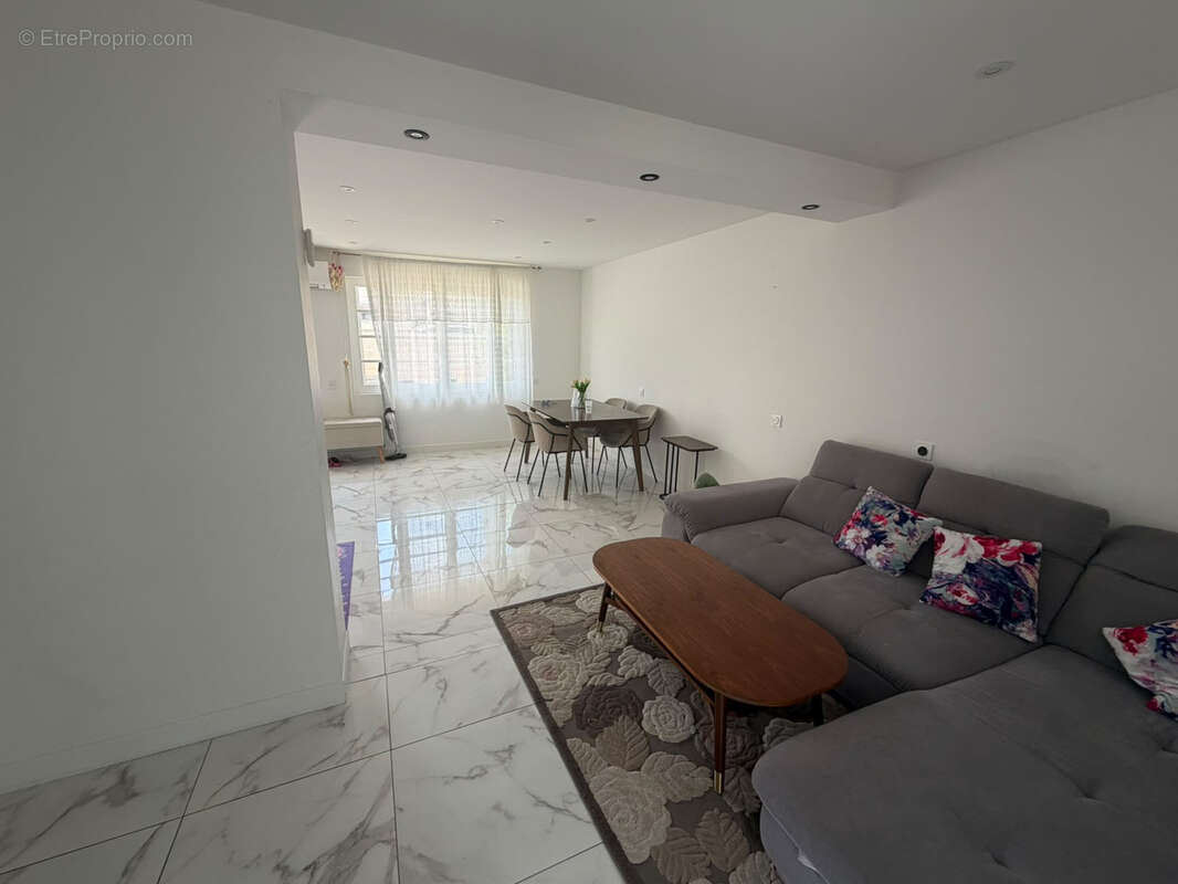 Vend maison T4 de 89,79m2 avec garage et jardin à Béziers - photo 2