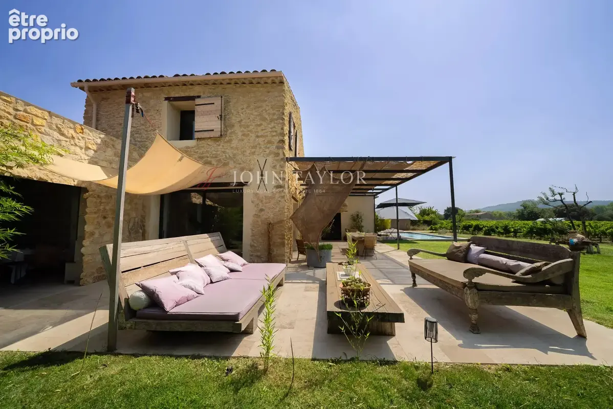 Superbe maison en pierre avec piscine à Vaugines - photo 3