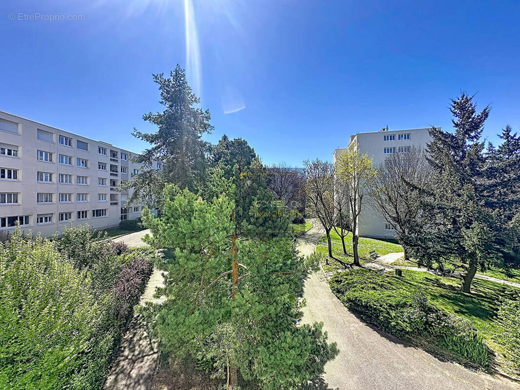 Appartement à SAINTE-FOY-LES-LYON
