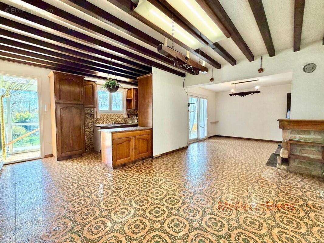 Maison à COURLANS