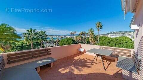 Appartement à CANNES