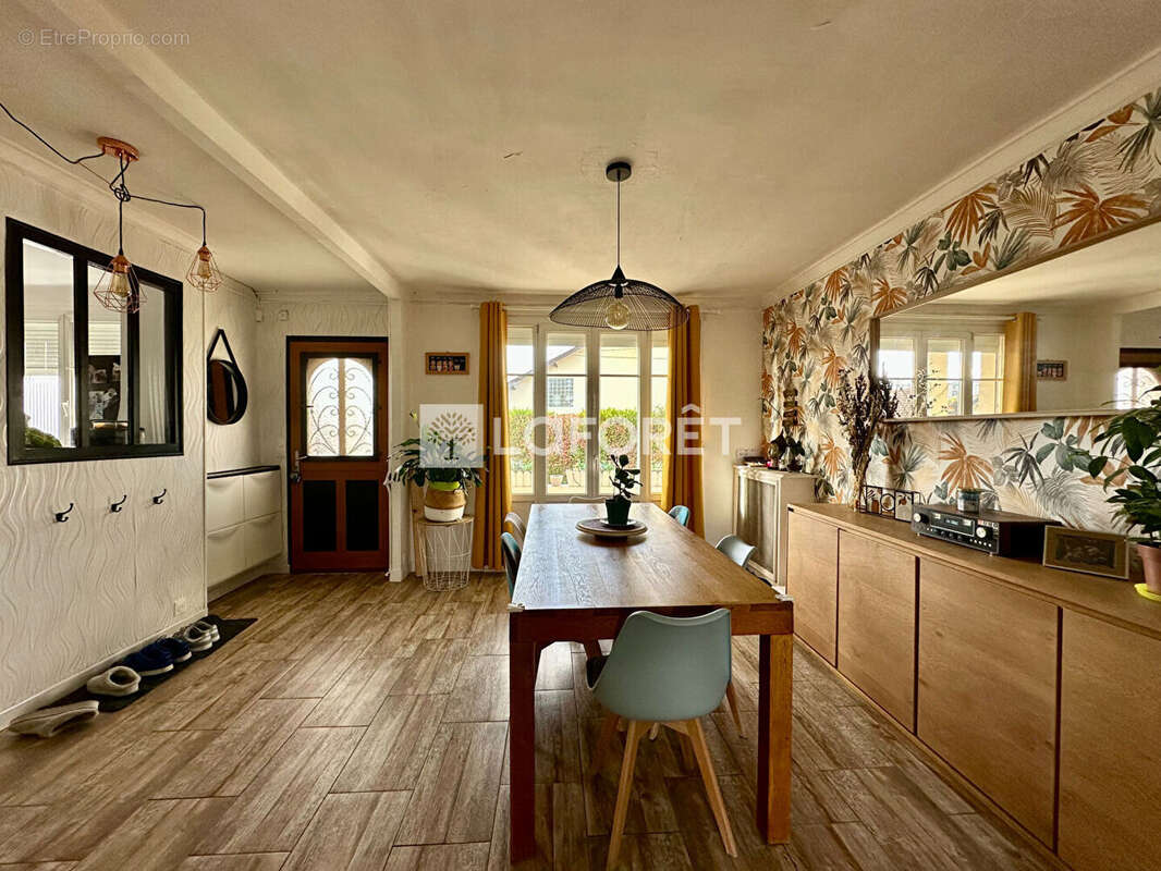 Maison à VIRY-CHATILLON