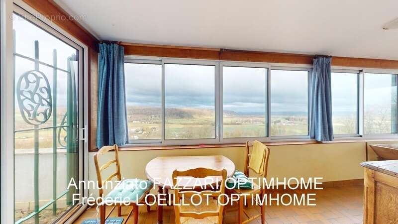 À vendre en exclusivité : Grande maison individuelle de 192 m² avec vue panoramique à Dun-sur-Meuse, proche de la Belgique et du - photo 4