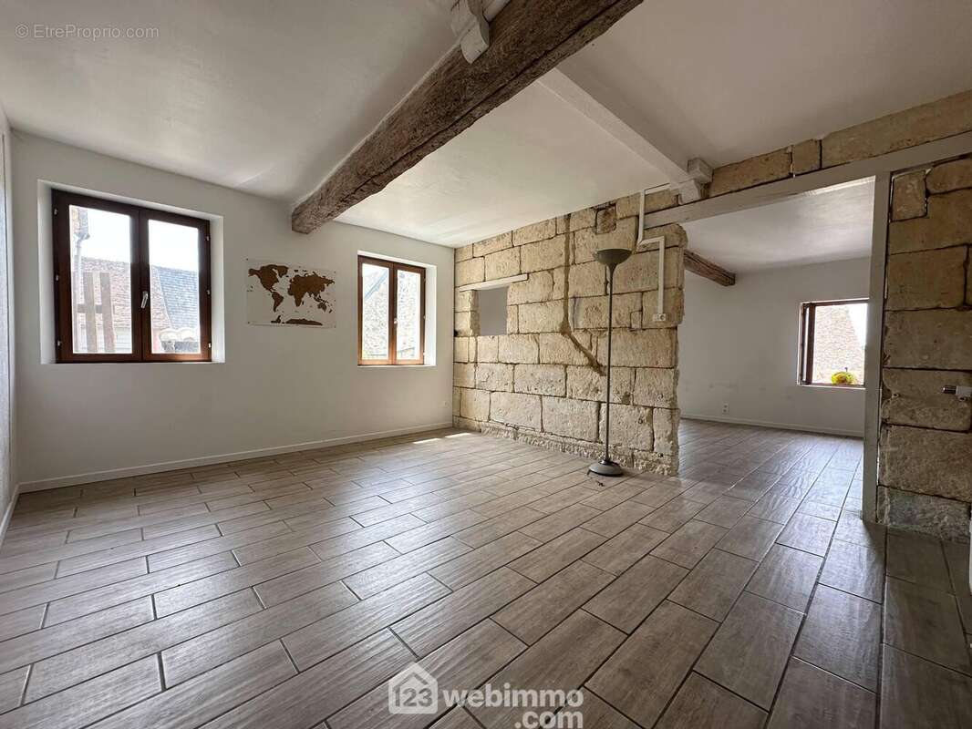 La salle à manger pour y recevoir vos convives