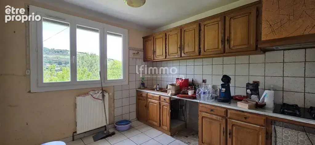Maison avec extérieur et garage - photo 2