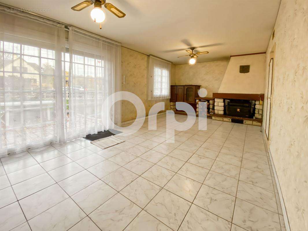 Maison à LE VAL-DAVID