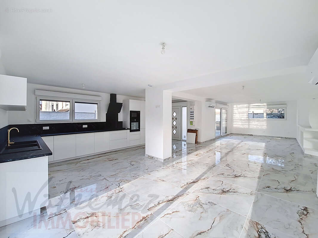 Maison à PETITE-FORET