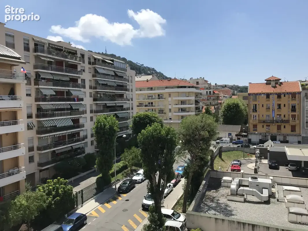 Nice est en exclusivitte 2 pieces de 30m2 vendu loue+ parking - photo 1