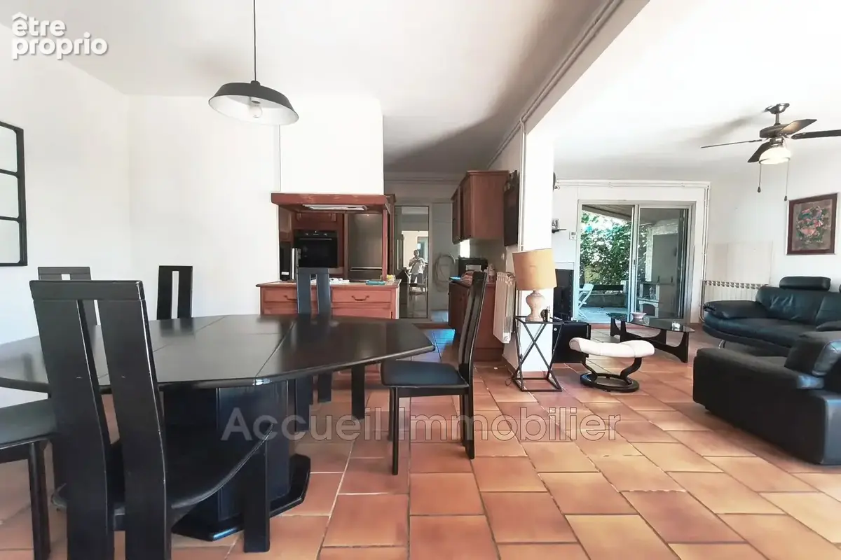 Maison 7 pièces 160 m² à vendre à Le Grau-Du-Roi (30240) - photo 2