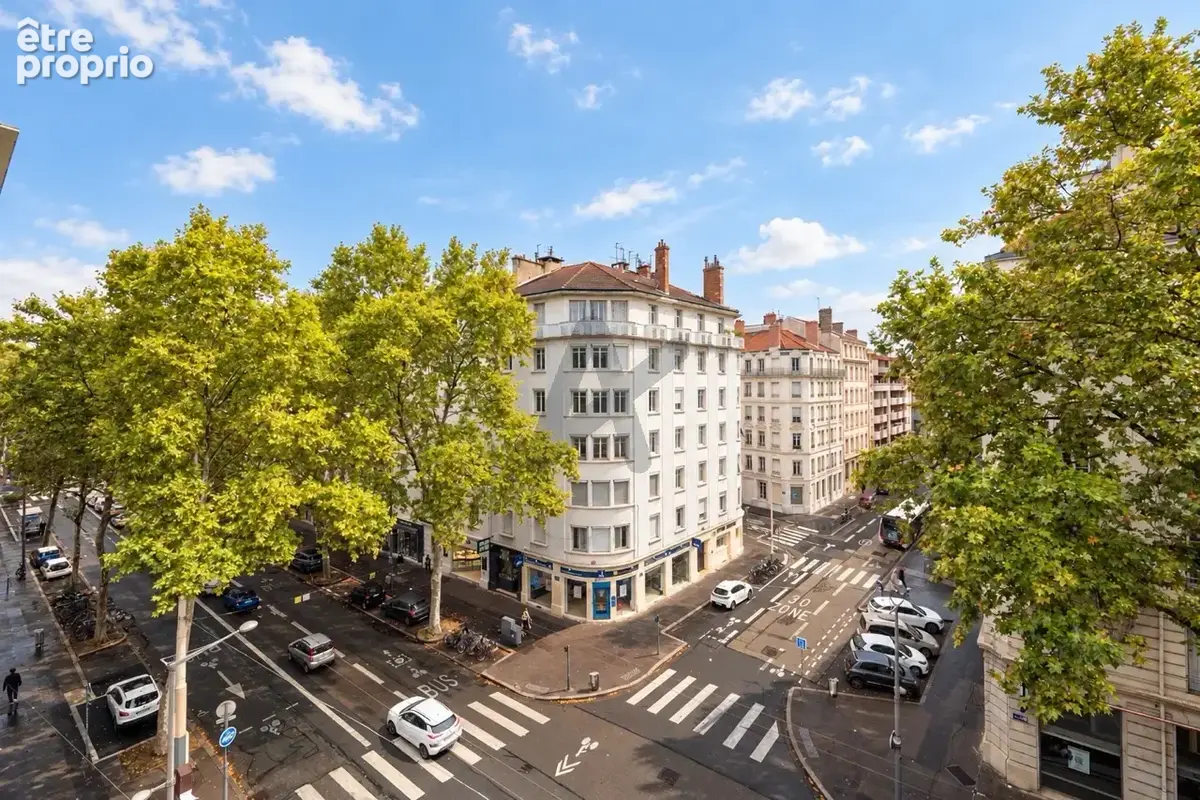 Lyon 7 - Jean-Macé: Un appartement T2 de 52m2 en étage élevé avec vue dégagée. - photo 11