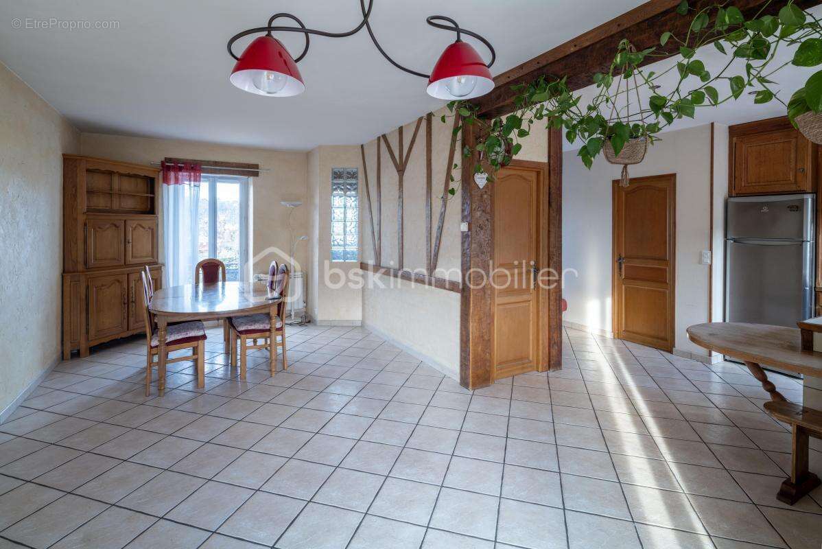 Maison à SAINTRY-SUR-SEINE