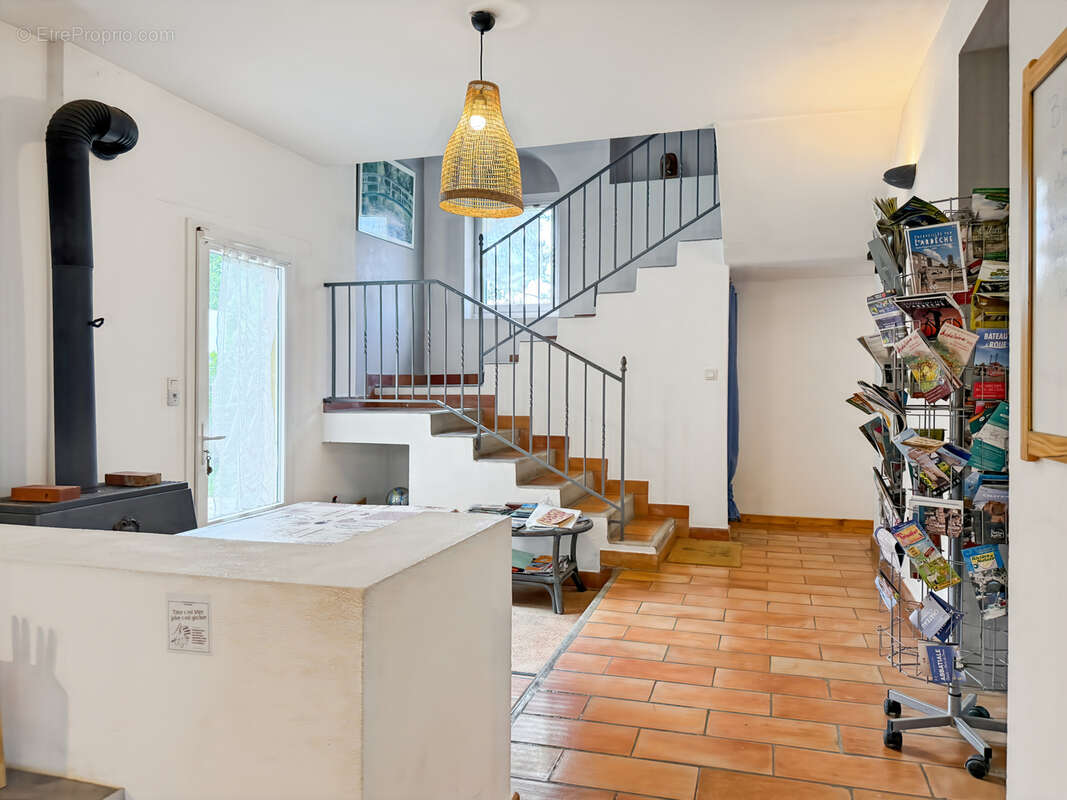 Maison à VILLENEUVE-DE-BERG