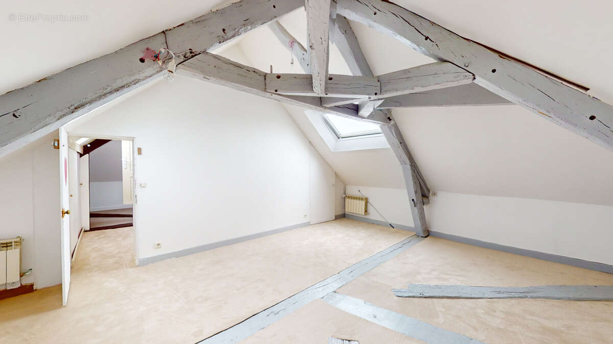 Maison à NEAUPHLE-LE-VIEUX