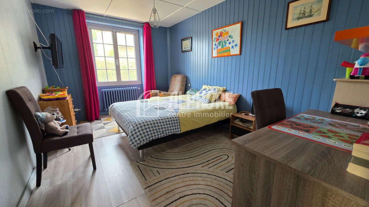 Un parc de 2200 m², une maison à rafraîchir, un vrai potentiel - photo 7