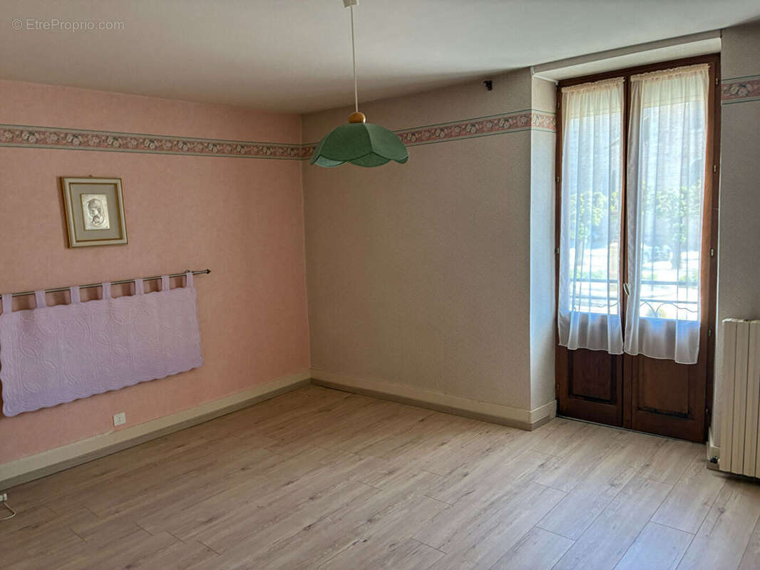 Maison à VORAY-SUR-L'OGNON