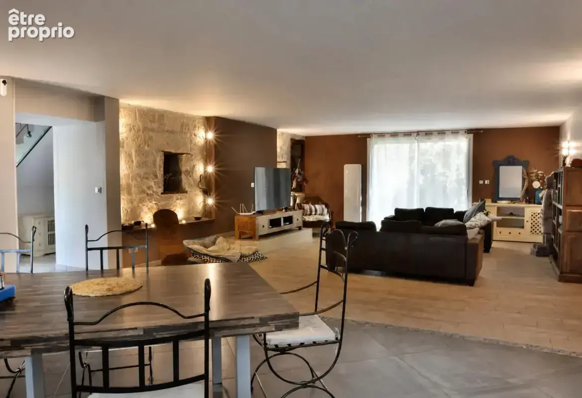 Maison de 8 pièces de 337 m² à La Sauvetat-de-Savères - photo 7