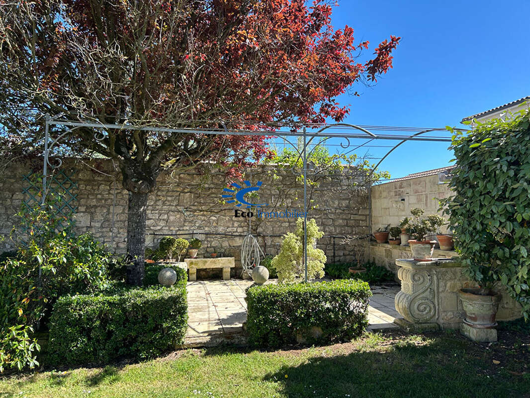 Fouras maison + dependance garage  atelier et jardin - photo 5