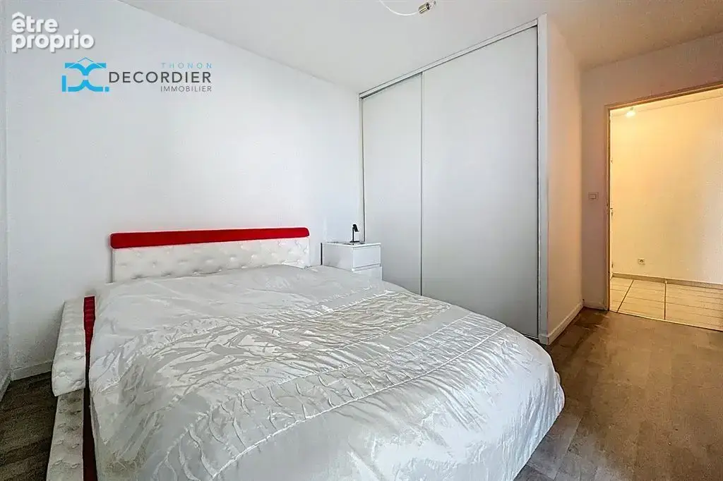 T3 lumineux de 61,35m² – proche centre-ville & gare – cave - 2 parkings couverts ! - photo 12