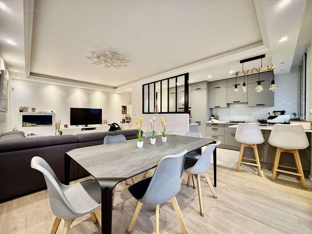 Appartement à LES LILAS