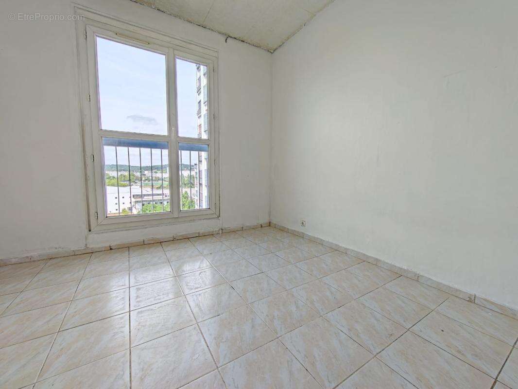 Appartement T3 lumineux, cave et parking   Résidence sécuris - photo 5