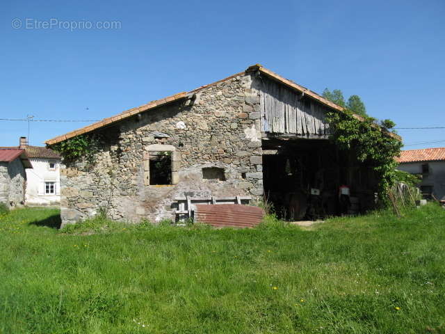 Mison de campagne à rénover - photo 3