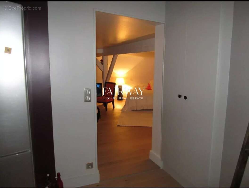 Appartement à PARIS-16E