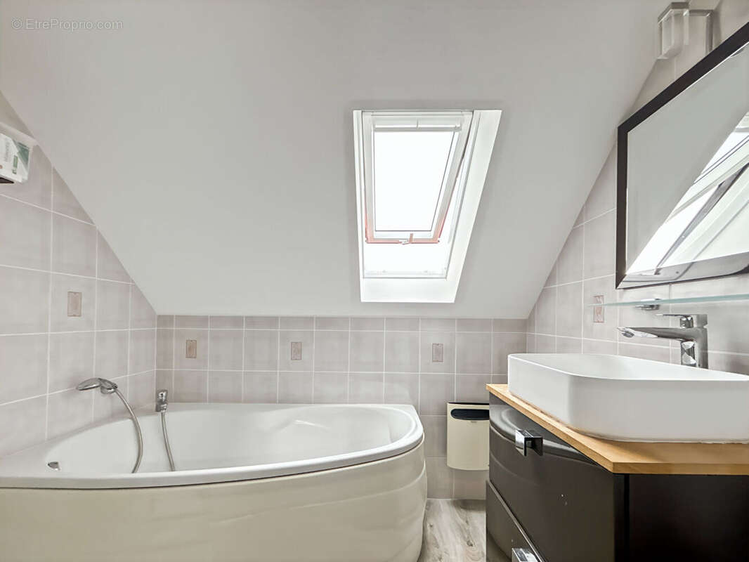 Maison à VERNEUIL-SUR-SEINE