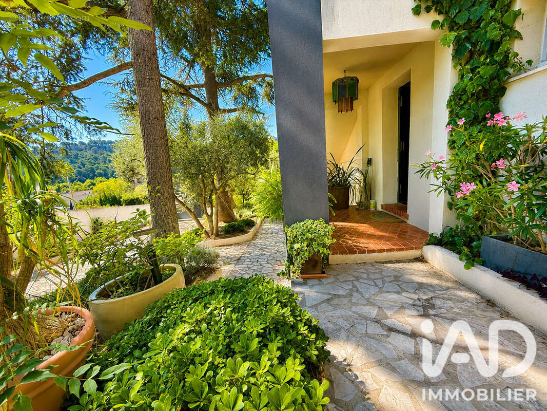 Maison 132 m² à Carnoux-En-Provence  - photo 7