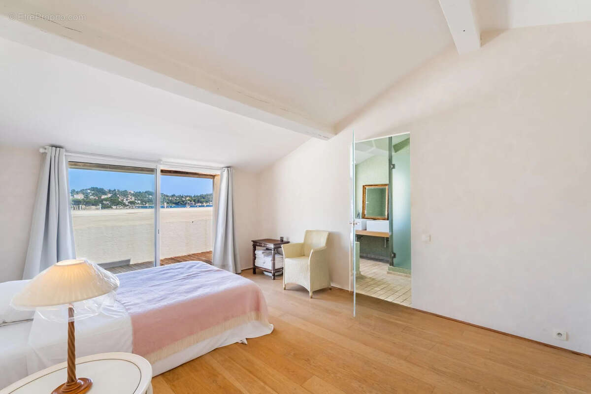 Appartement à VILLEFRANCHE-SUR-MER