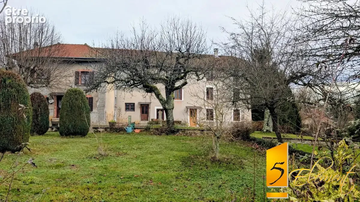 Maison à SAINT-PIERRE-DE-BRESSIEUX